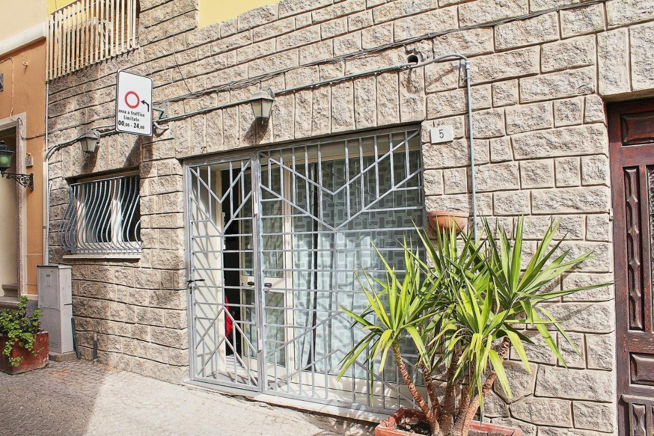 #Garibaldi 05 - Old Town Appartement Olbia Buitenkant foto