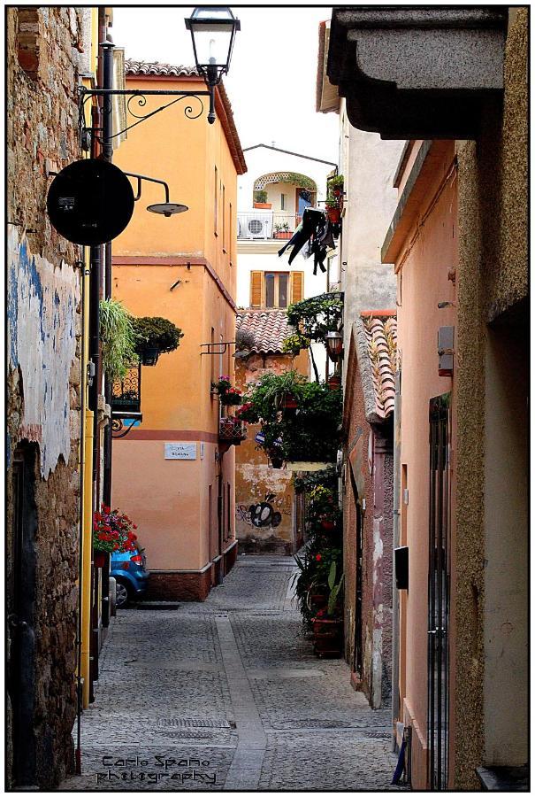 #Garibaldi 05 - Old Town Appartement Olbia Buitenkant foto